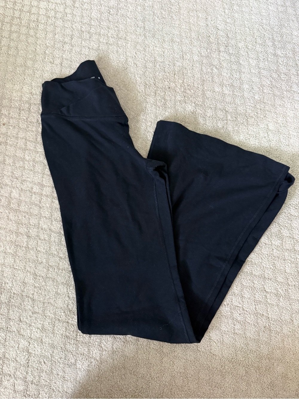Old Navy Black Super-Flare Active Leggings